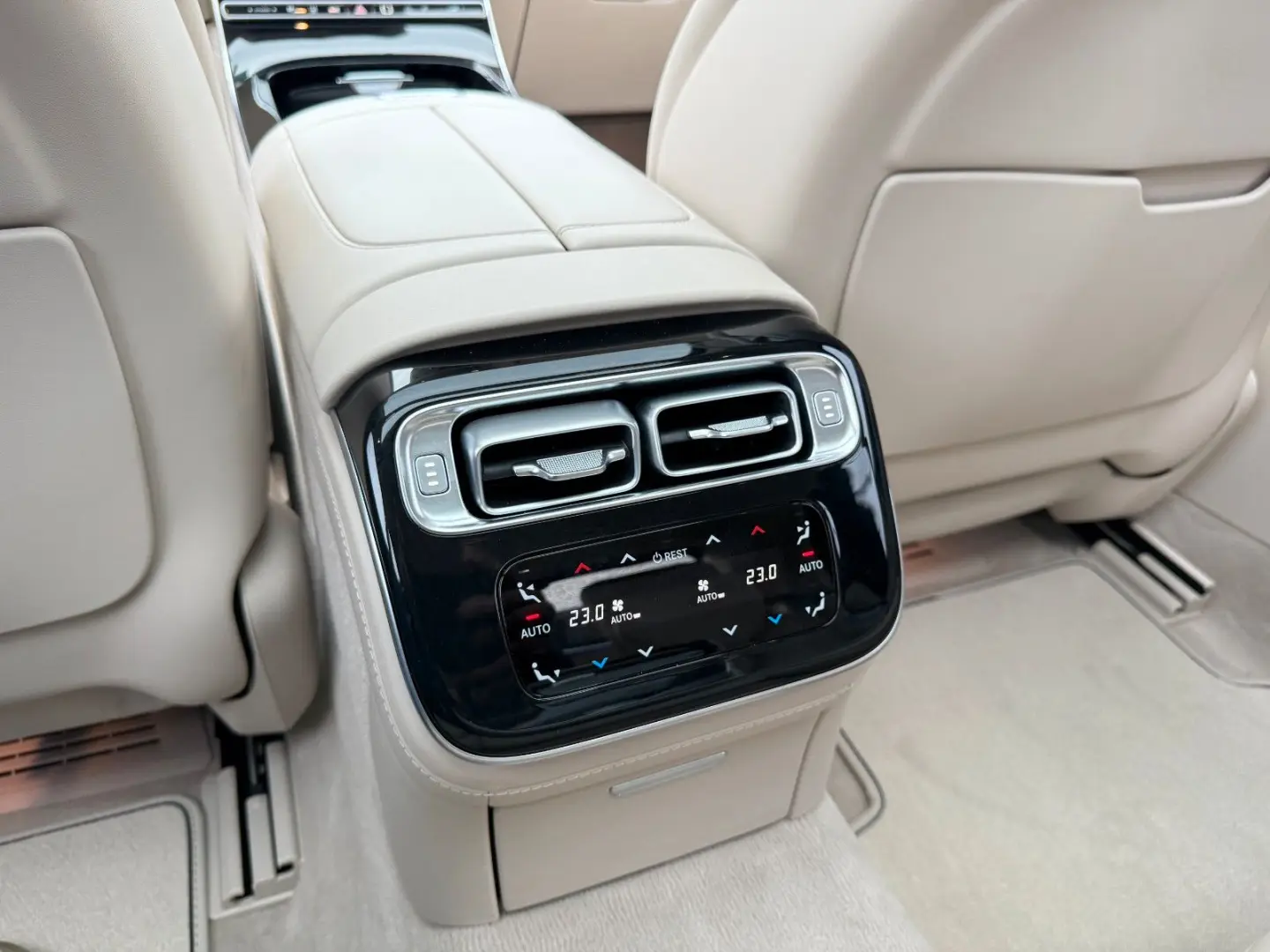 S400d*4MATIC*AMG-PAKET*3xTV*360°HUD*ACC*DAB*LED*