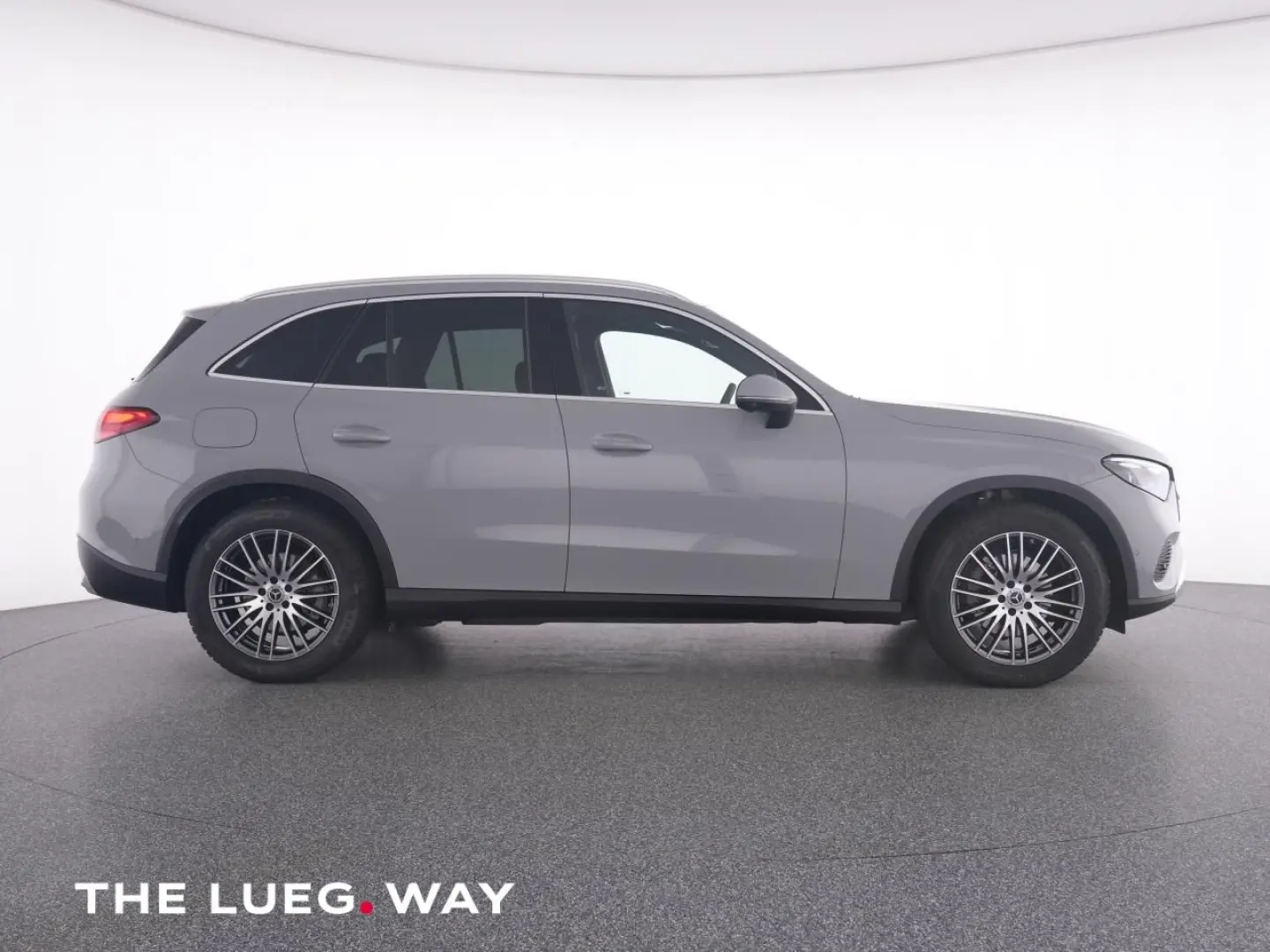 GLC 200 4M AVANTGARDE+19''+PANO+AHK+DIG.LIGHT+36