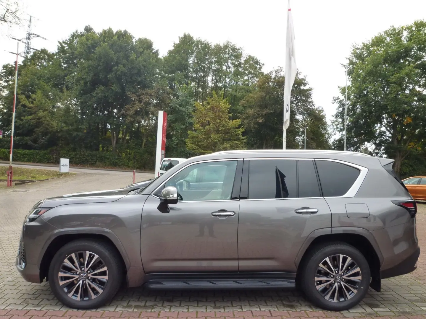 LX 500d SOFORT+FULL OPTION+STOCK BERLIN