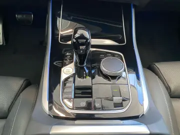 X5 xDrive45e M Sport HUD Pano DA Pro 22'' AHK