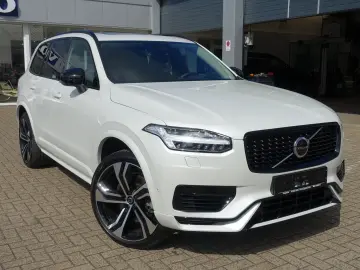XC90 Ultra Dark T8 AWD Plug-in Hybrid/Four-C/B&W