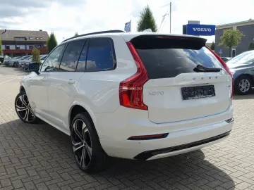 XC90 Ultra Dark T8 AWD Plug-in Hybrid/Four-C/B&W