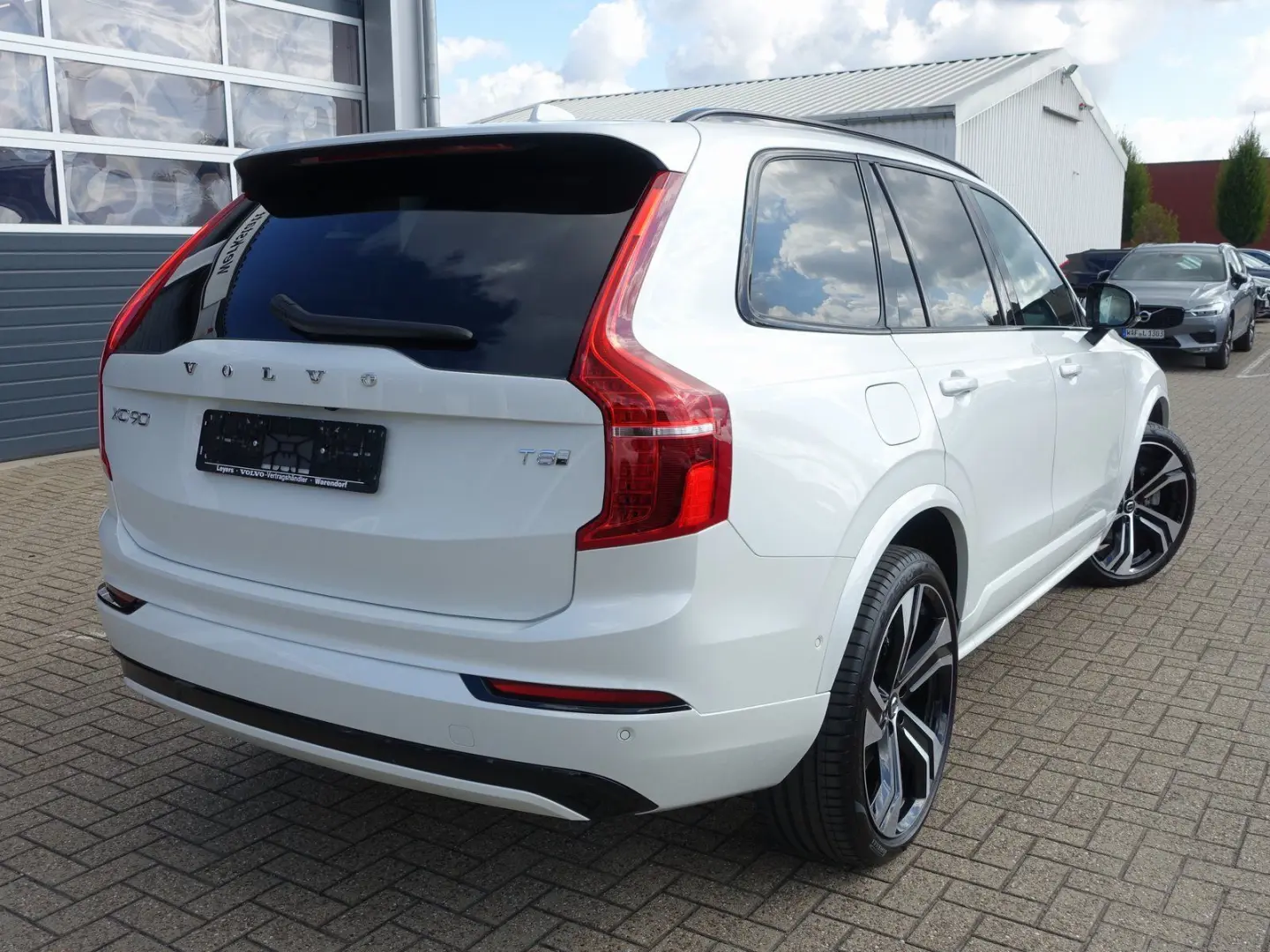XC90 Ultra Dark T8 AWD Plug-in Hybrid/Four-C/B&W