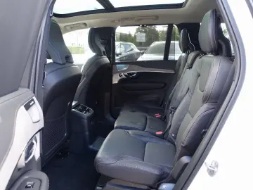 XC90 Ultra Dark T8 AWD Plug-in Hybrid/Four-C/B&W