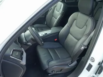 XC90 Ultra Dark T8 AWD Plug-in Hybrid/Four-C/B&W