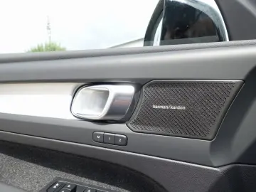 XC40 B4 Mild-Hybrid Plus Dark/360°/H&K/Memory