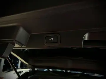 Range Rover Sport SVR|CARBON|BLAU-MATT|PANORAMA|
