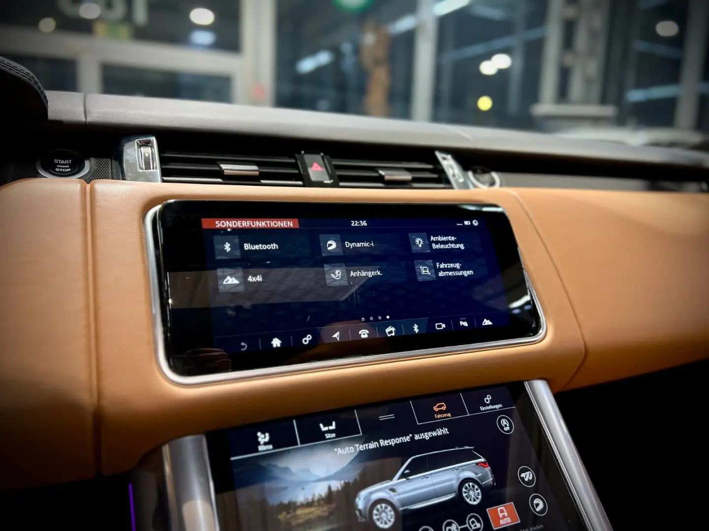 Range Rover Sport SVR|CARBON|BLAU-MATT|PANORAMA|