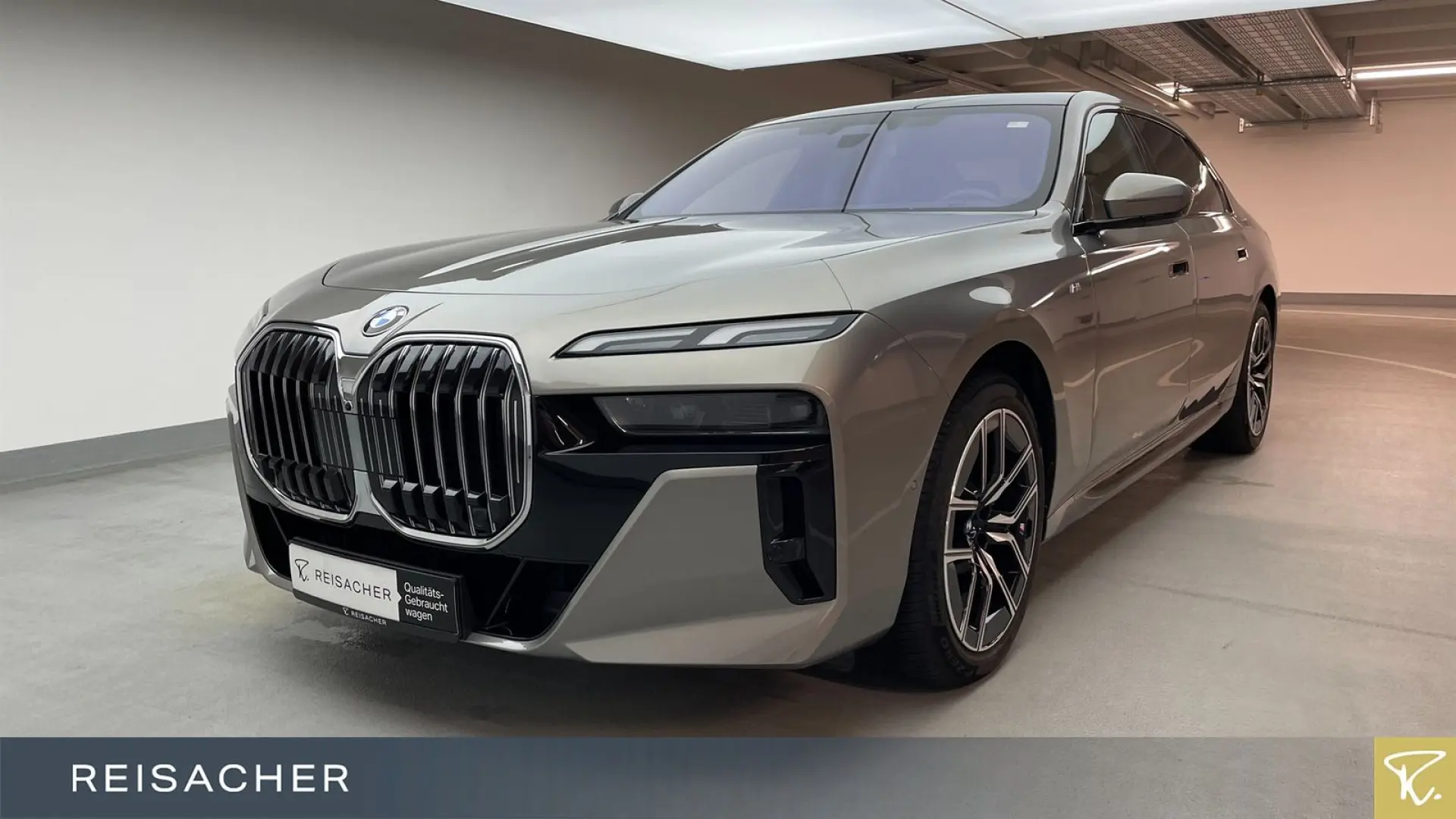 740d A xDrive M-Sport,SkyLou,AHK,DAProf,360°,STH