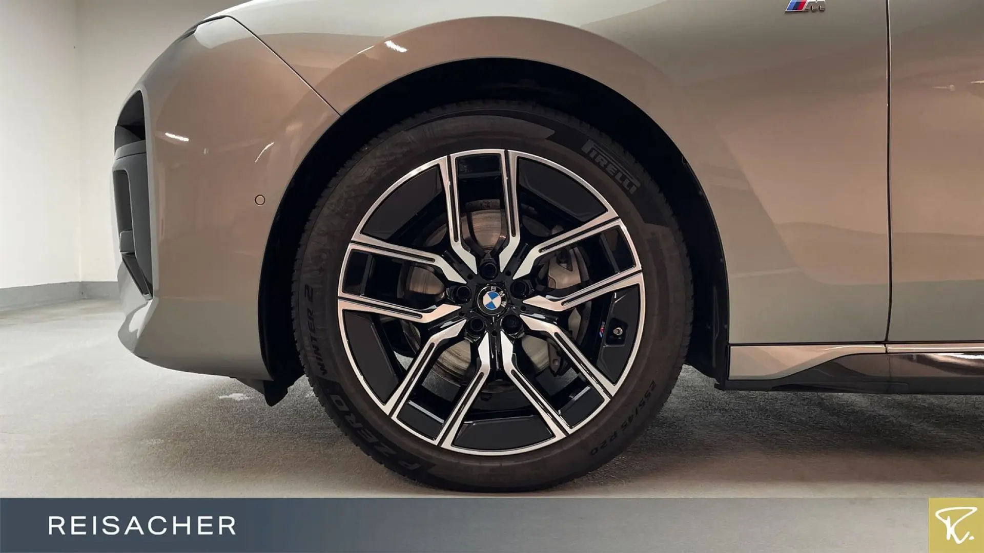 740d A xDrive M-Sport,SkyLou,AHK,DAProf,360°,STH