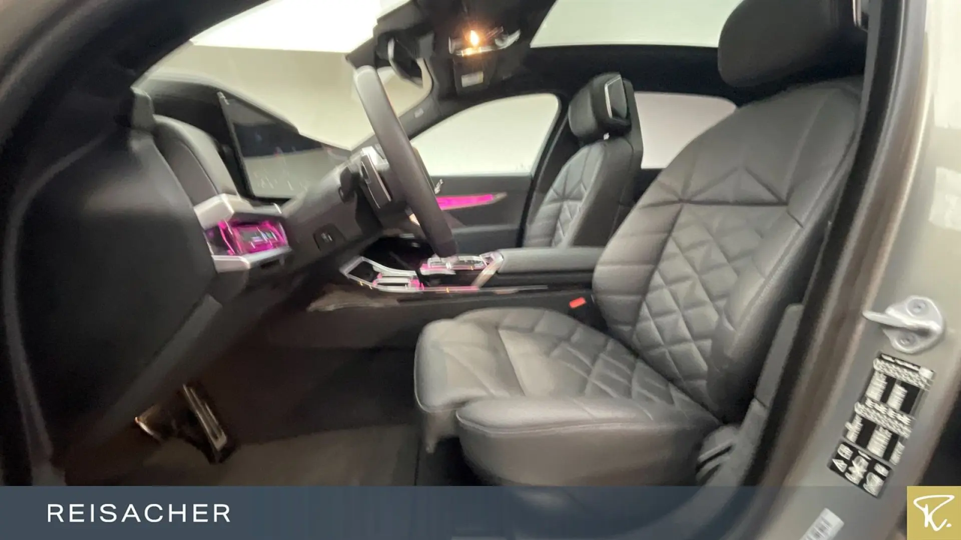 740d A xDrive M-Sport,SkyLou,AHK,DAProf,360°,STH