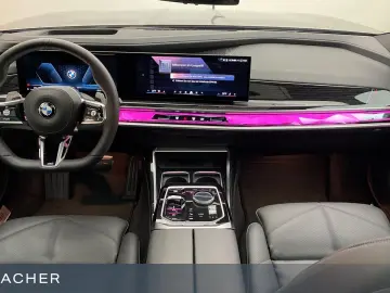 740d A xDrive M-Sport,SkyLou,AHK,DAProf,360°,STH
