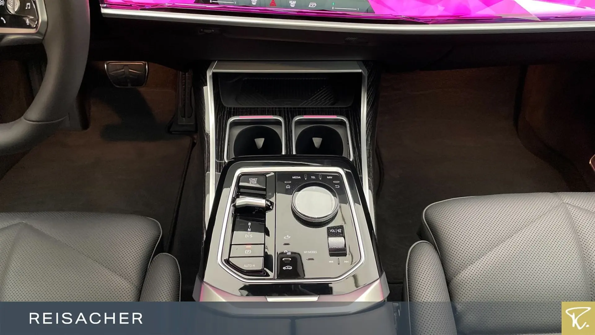 740d A xDrive M-Sport,SkyLou,AHK,DAProf,360°,STH