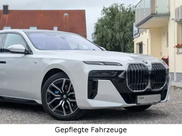 740d xDrive M-Sportpaket ShadowLine Iconic SoftC