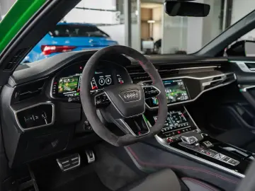 RS6 4.0 TFSI quattro PANO B&O STHZ KERAMIK MTM