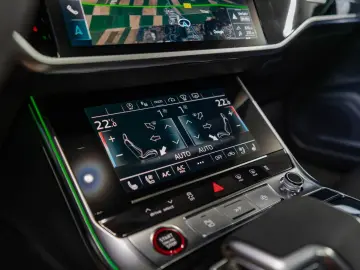 RS6 4.0 TFSI quattro PANO B&O STHZ KERAMIK MTM