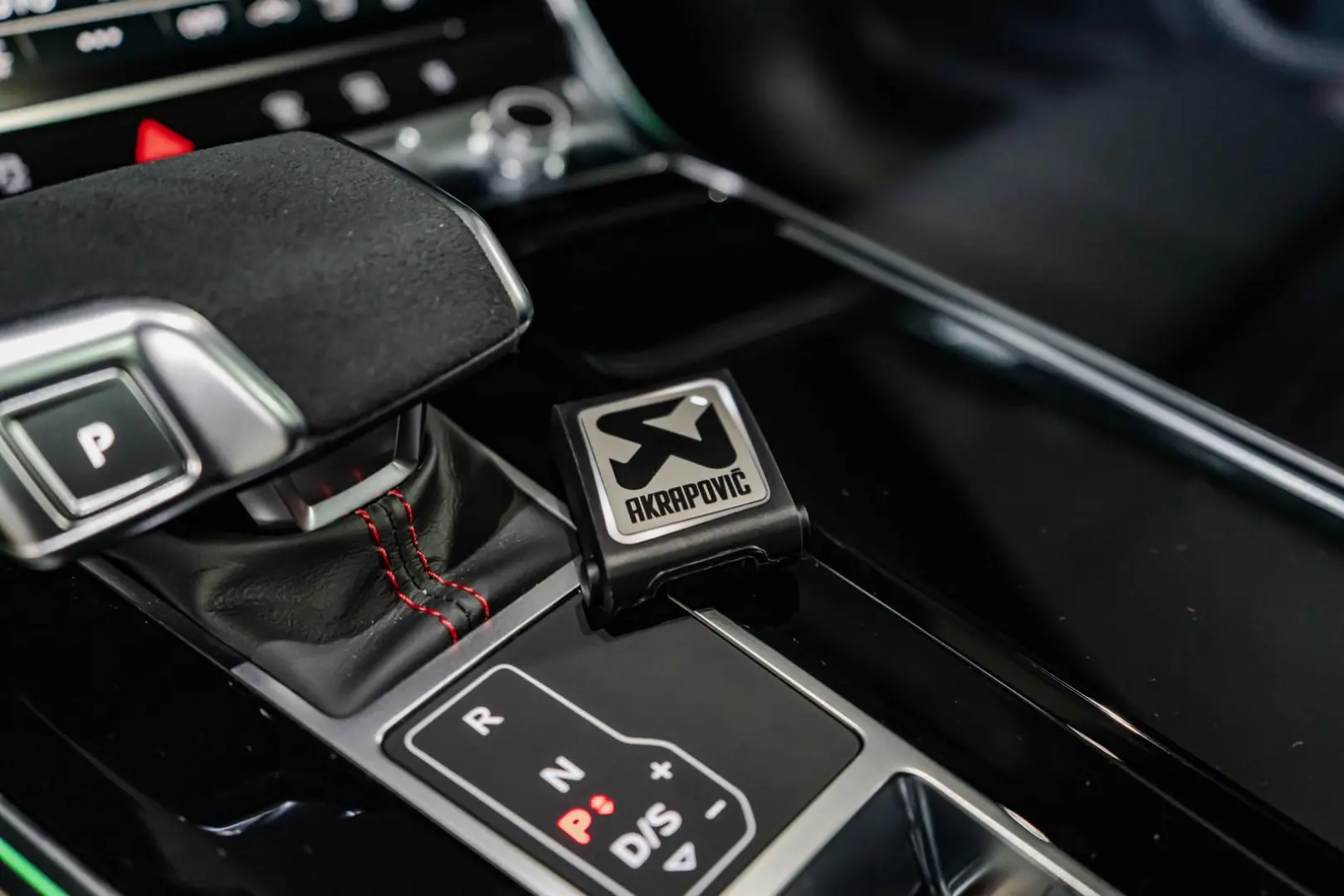 RS6 4.0 TFSI quattro PANO B&O STHZ KERAMIK MTM