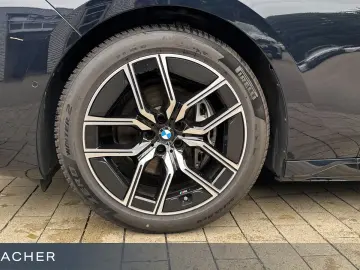 740d xDrive M-Sport Navi StdHz ACC Pano 360°