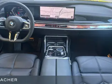 740d xDrive M-Sport Navi StdHz ACC Pano 360°