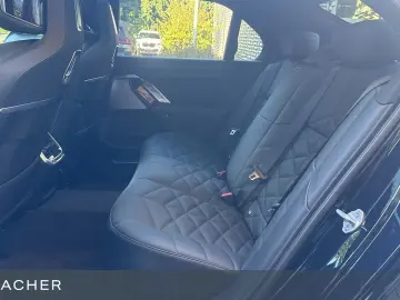 740d xDrive M-Sport Navi StdHz ACC Pano 360°