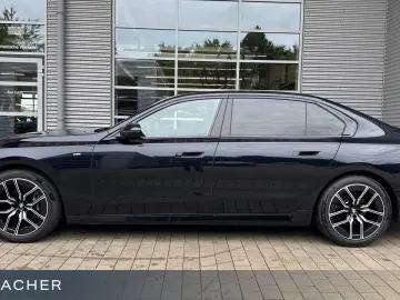 740d xDrive M-Sport Navi StdHz ACC Pano 360°