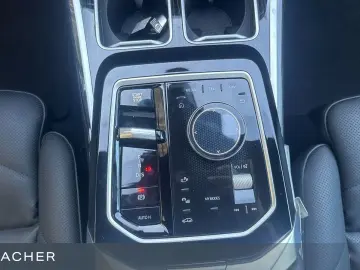 740d xDrive M-Sport Navi StdHz ACC Pano 360°