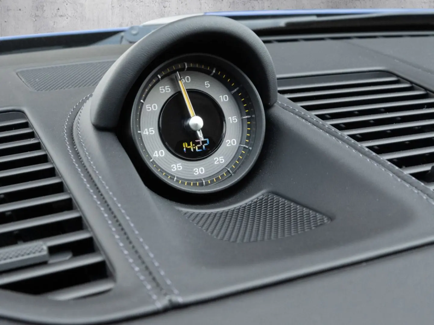 992 GT3 Touring Enzianblaumetallic, Chrono Paket