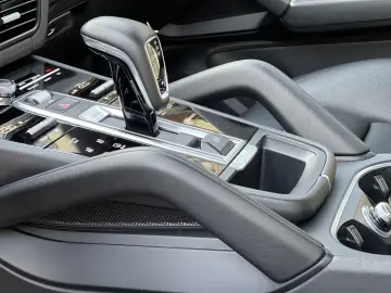 Cayenne E-Hybrid LED-MATRIX*KAMERA*BOSE*PDCC*PAN