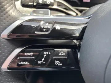 GLC 200 4M *AMG Line Advanced Plus*Pano*Mem*AHK*