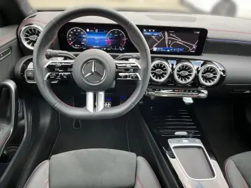 CLA 200 d Coupé AMG Multibeam*AHK*KAM*Distronic*
