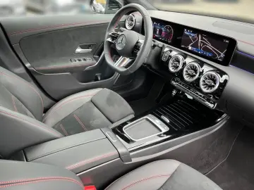 CLA 200 d Coupé AMG Multibeam*AHK*KAM*Distronic*