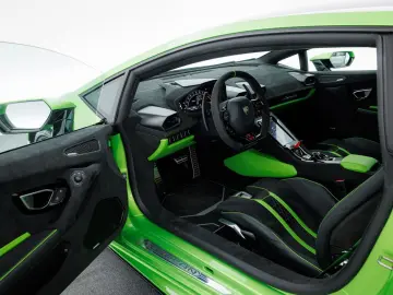 Huracán Tecnica MY23 I Full Xpel I Carbon rear s
