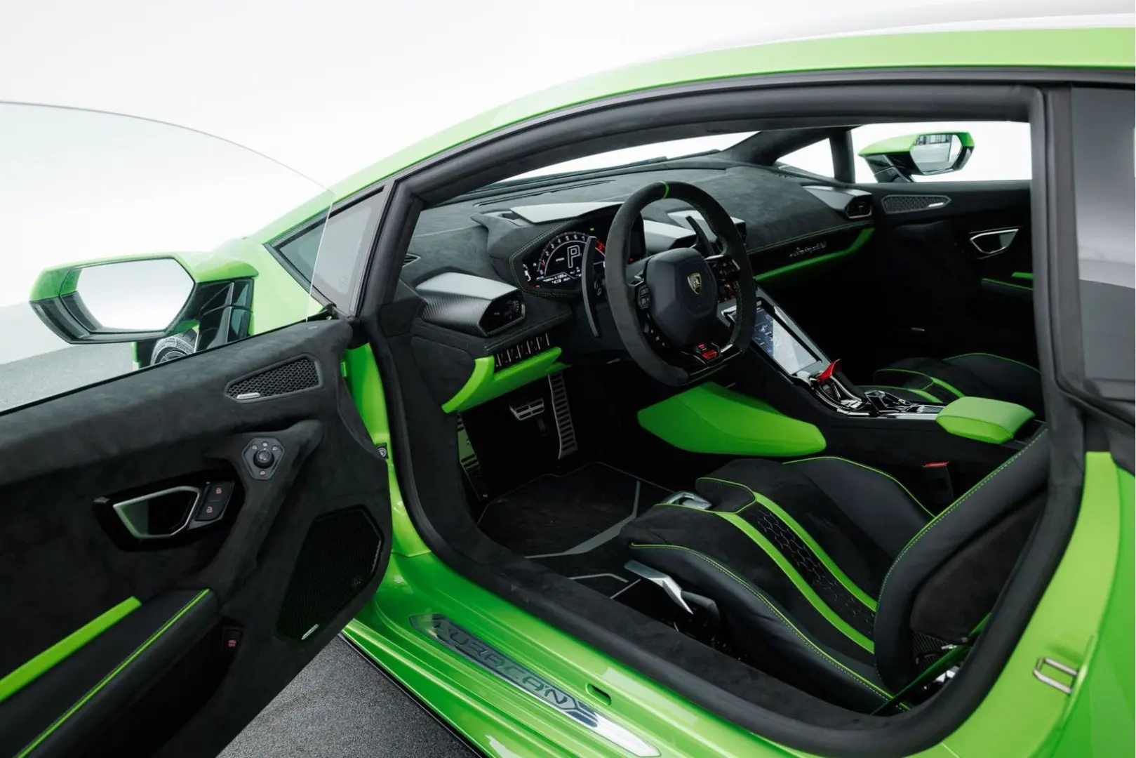 Huracán Tecnica MY23 I Full Xpel I Carbon rear s