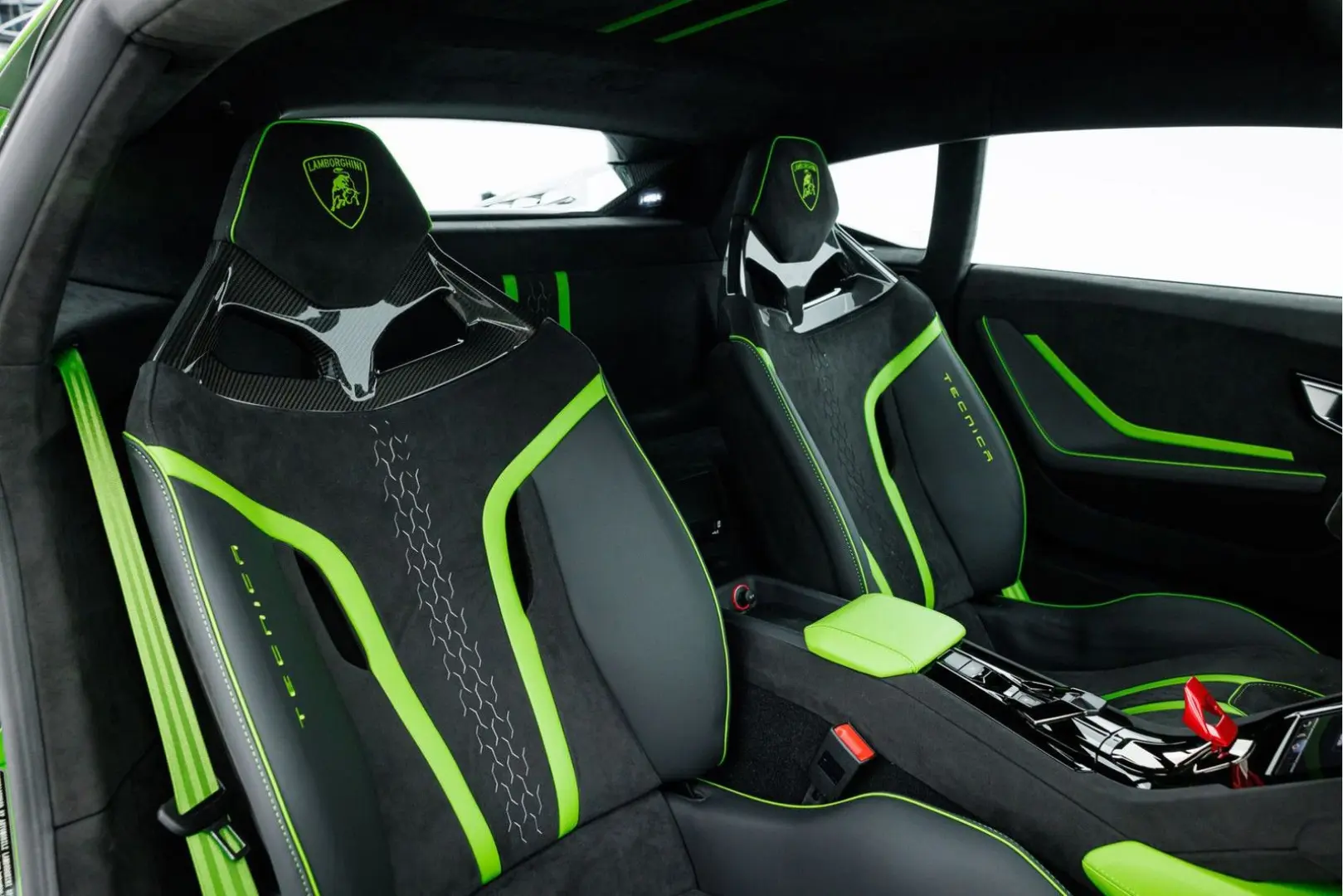 Huracán Tecnica MY23 I Full Xpel I Carbon rear s