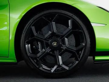 Huracán Tecnica MY23 I Full Xpel I Carbon rear s