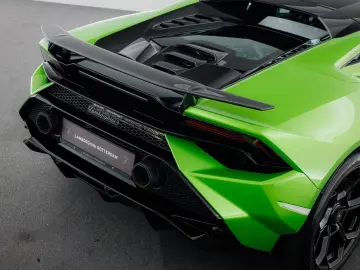 Huracán Tecnica MY23 I Full Xpel I Carbon rear s