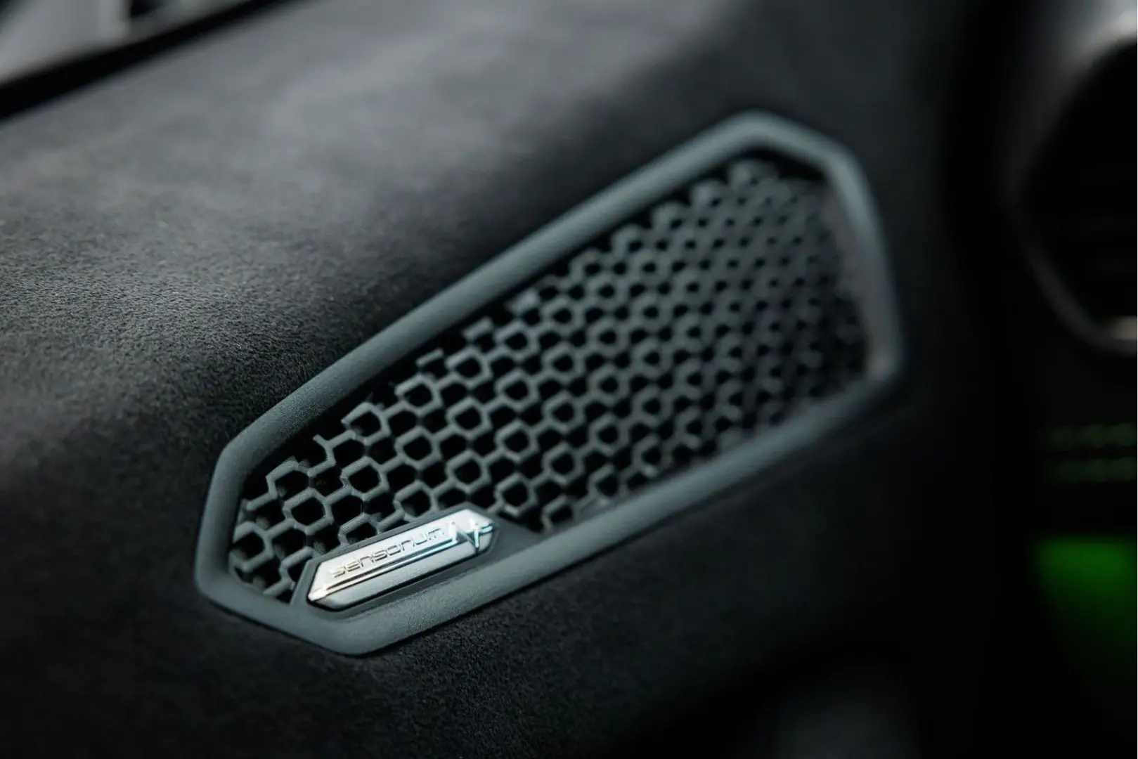 Huracán Tecnica MY23 I Full Xpel I Carbon rear s