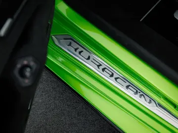 Huracán Tecnica MY23 I Full Xpel I Carbon rear s