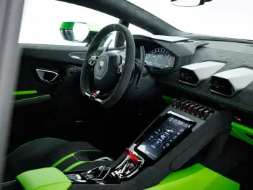 Huracán Tecnica MY23 I Full Xpel I Carbon rear s