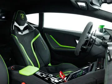 Huracán Tecnica MY23 I Full Xpel I Carbon rear s