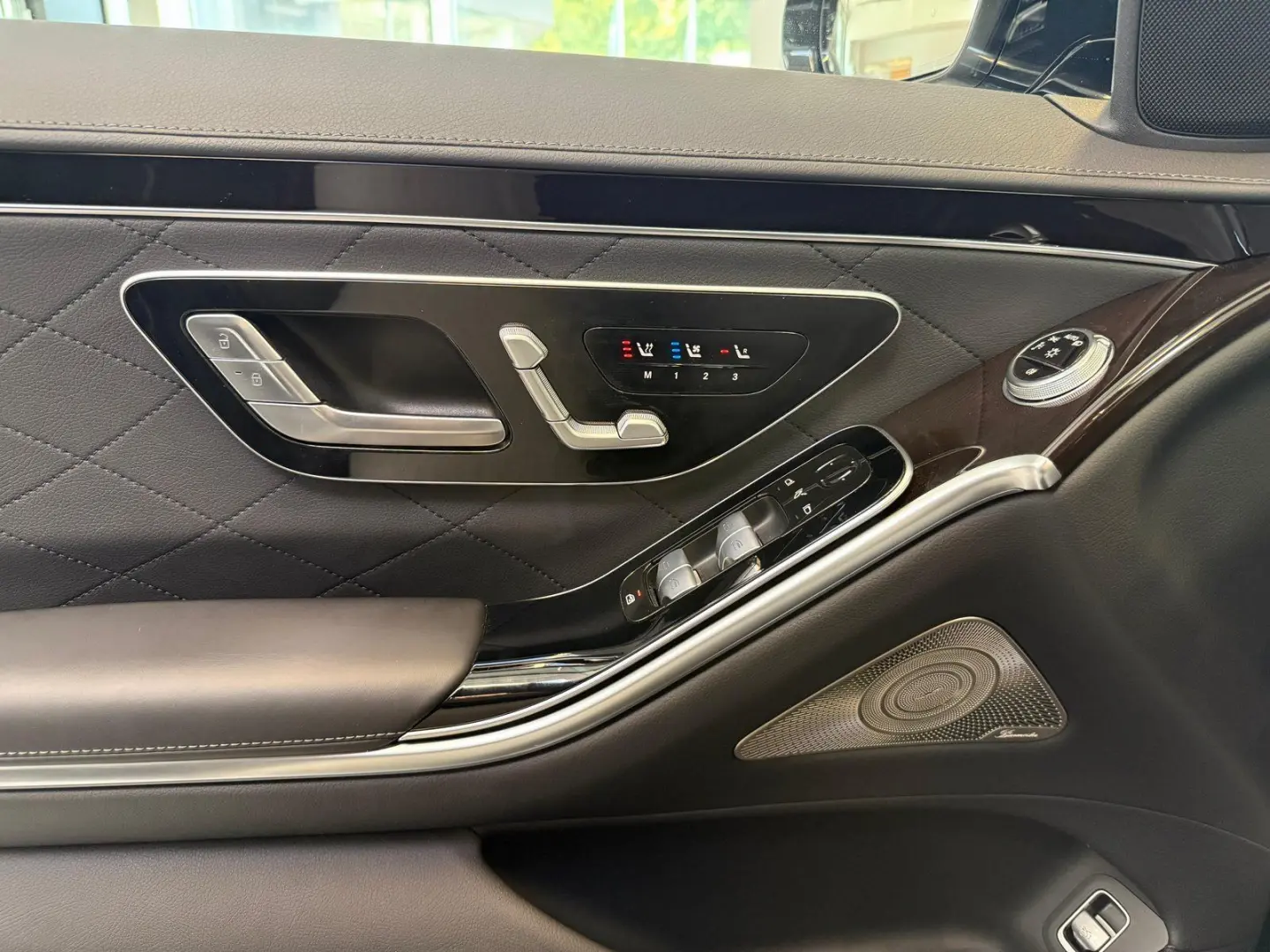 S 350d 4M AMG NAPPA+AIR+PANO+BURM+HUD+DISTR+DIGI