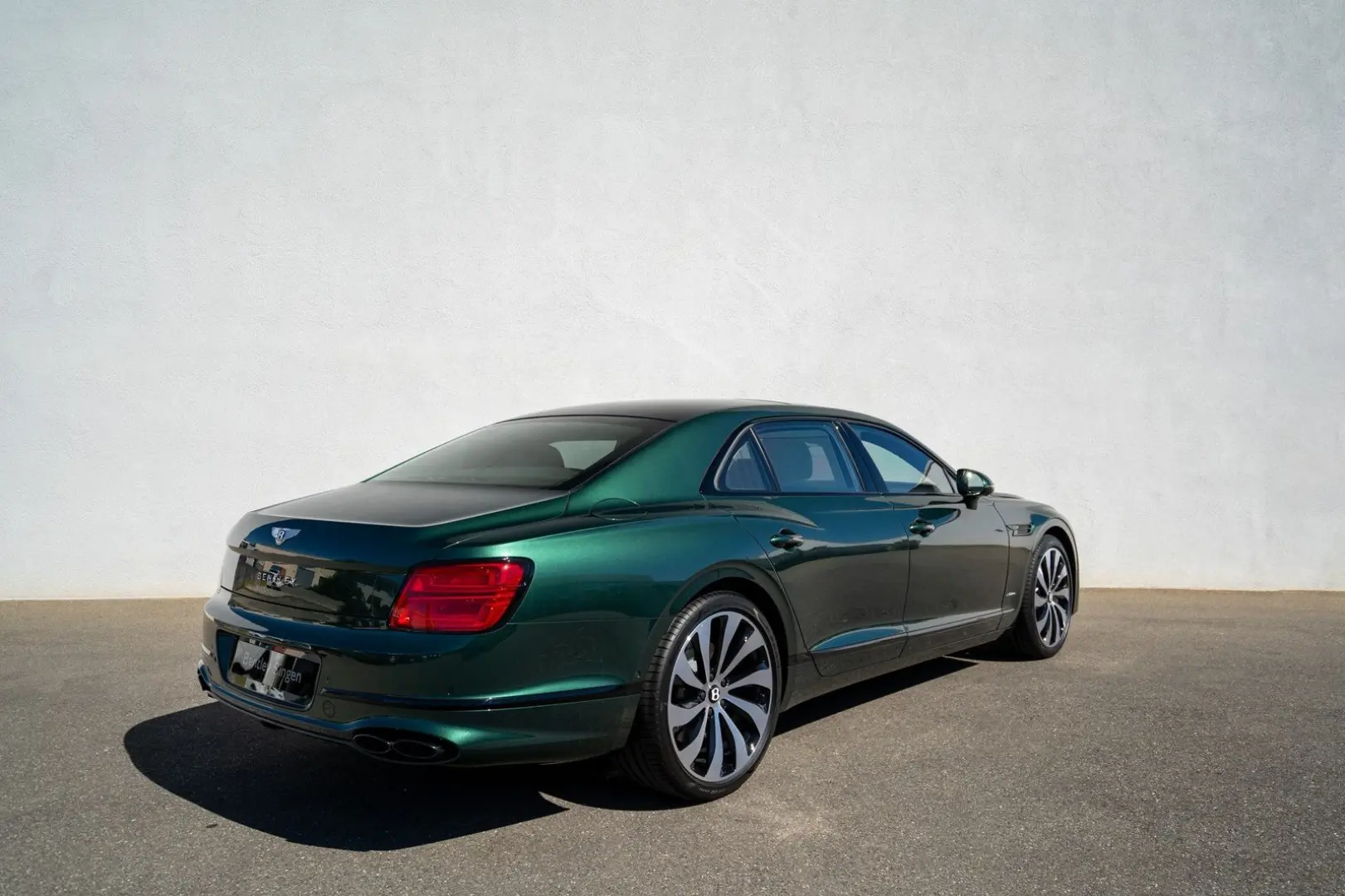 Flying Spur Azure V8 *Naim, Rotating Display*