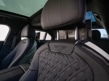 Flying Spur Azure V8 *Naim, Rotating Display*