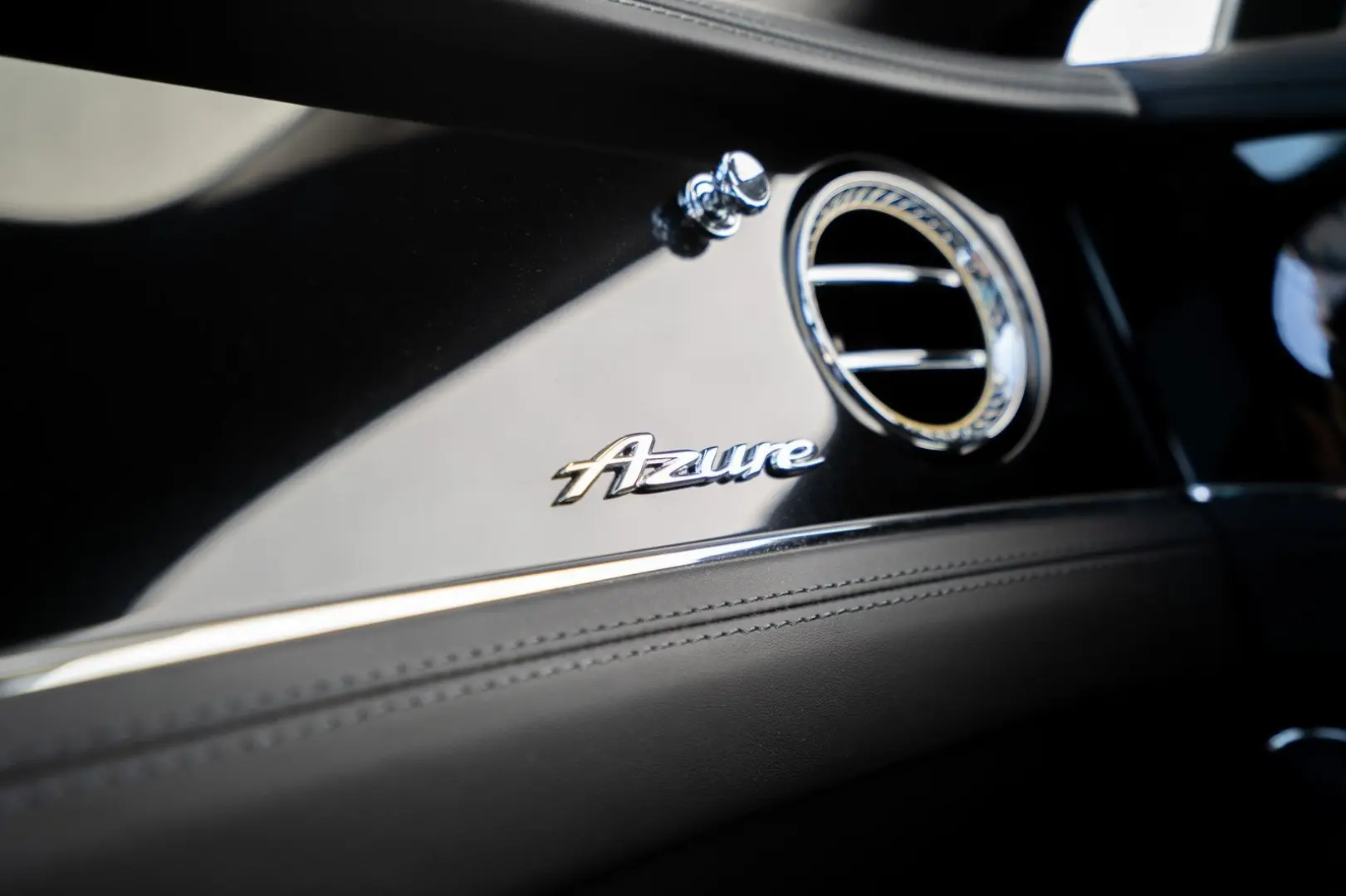 Flying Spur Azure V8 *Naim, Rotating Display*