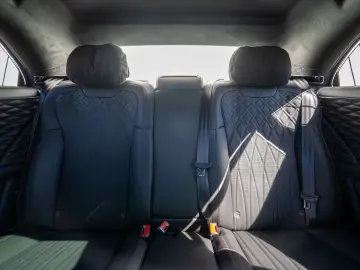 Flying Spur Azure V8 *Naim, Rotating Display*