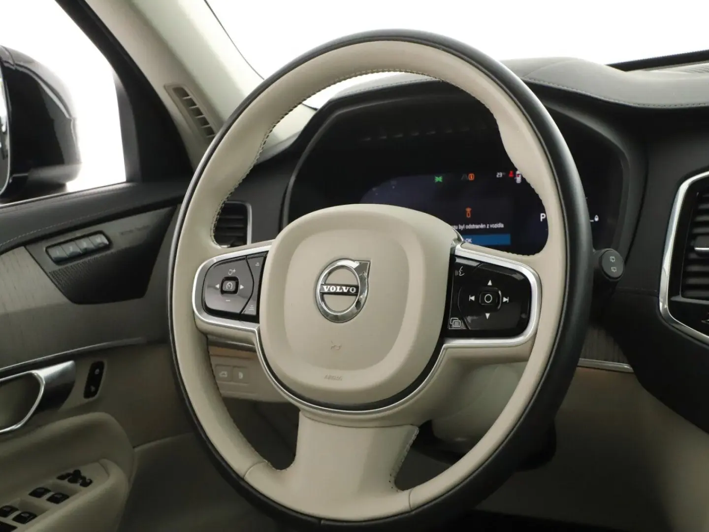 XC90