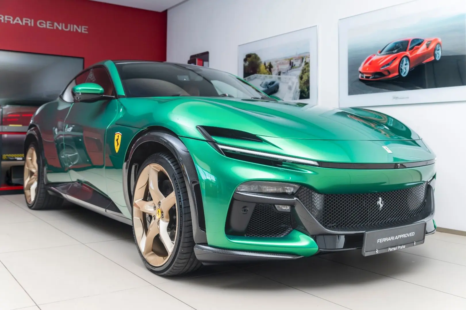 Purosangue V12 DCT 4WD