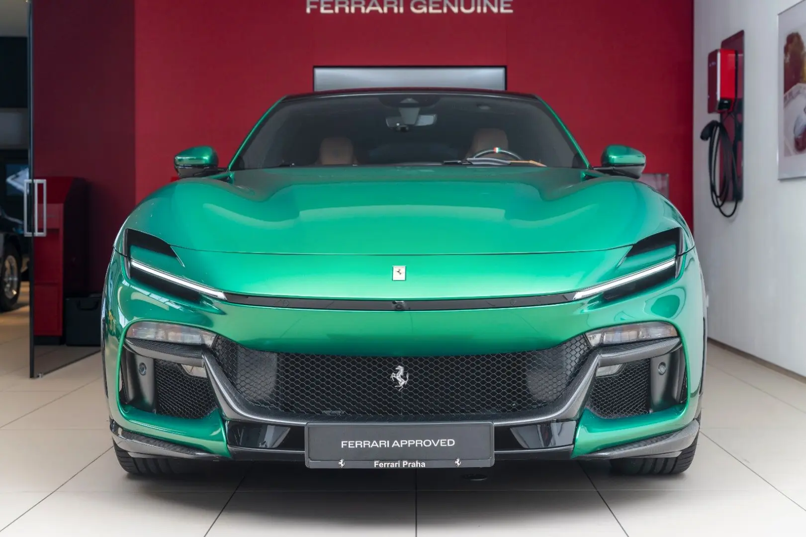 Purosangue V12 DCT 4WD