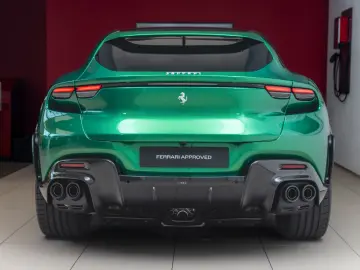 Purosangue V12 DCT 4WD