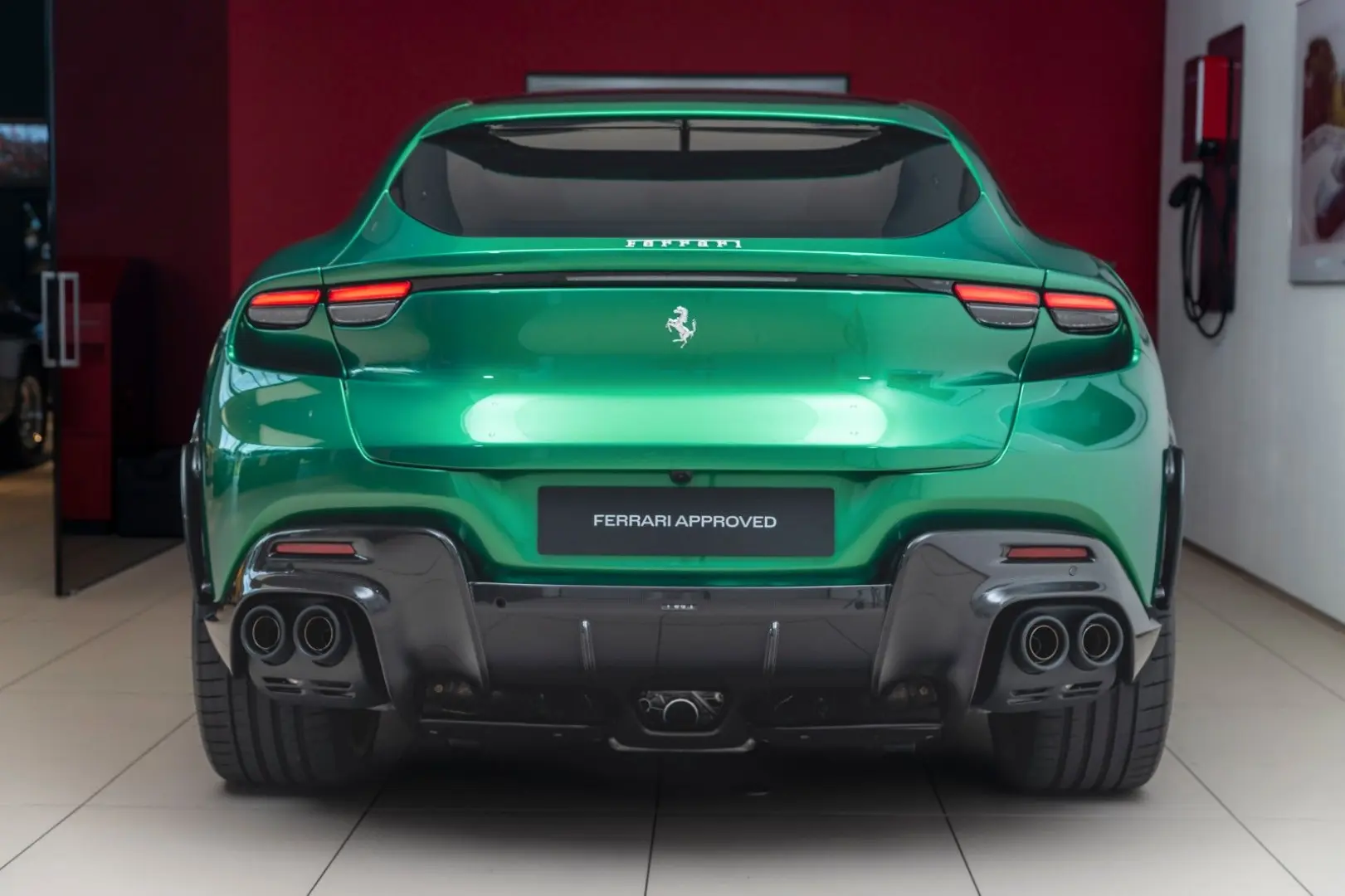 Purosangue V12 DCT 4WD